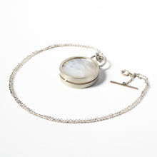 Load image into Gallery viewer, Mother of Pearl Locket