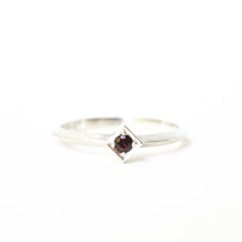 Load image into Gallery viewer, Garnet Cube Ring
