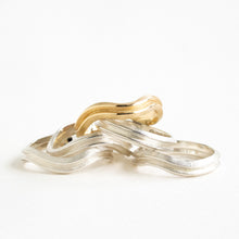 Load image into Gallery viewer, Double Bevelled Gold Ring