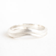 Load image into Gallery viewer, Double Bevelled Silver Ring
