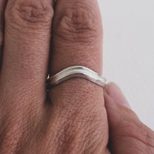 Load image into Gallery viewer, Double Bevelled Silver Ring