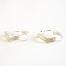 Load image into Gallery viewer, Double Bevelled Hoops