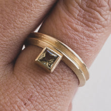 Load image into Gallery viewer, Double Bevelled Sapphire Ring