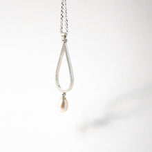 Load image into Gallery viewer, Pearl Drop Pendant